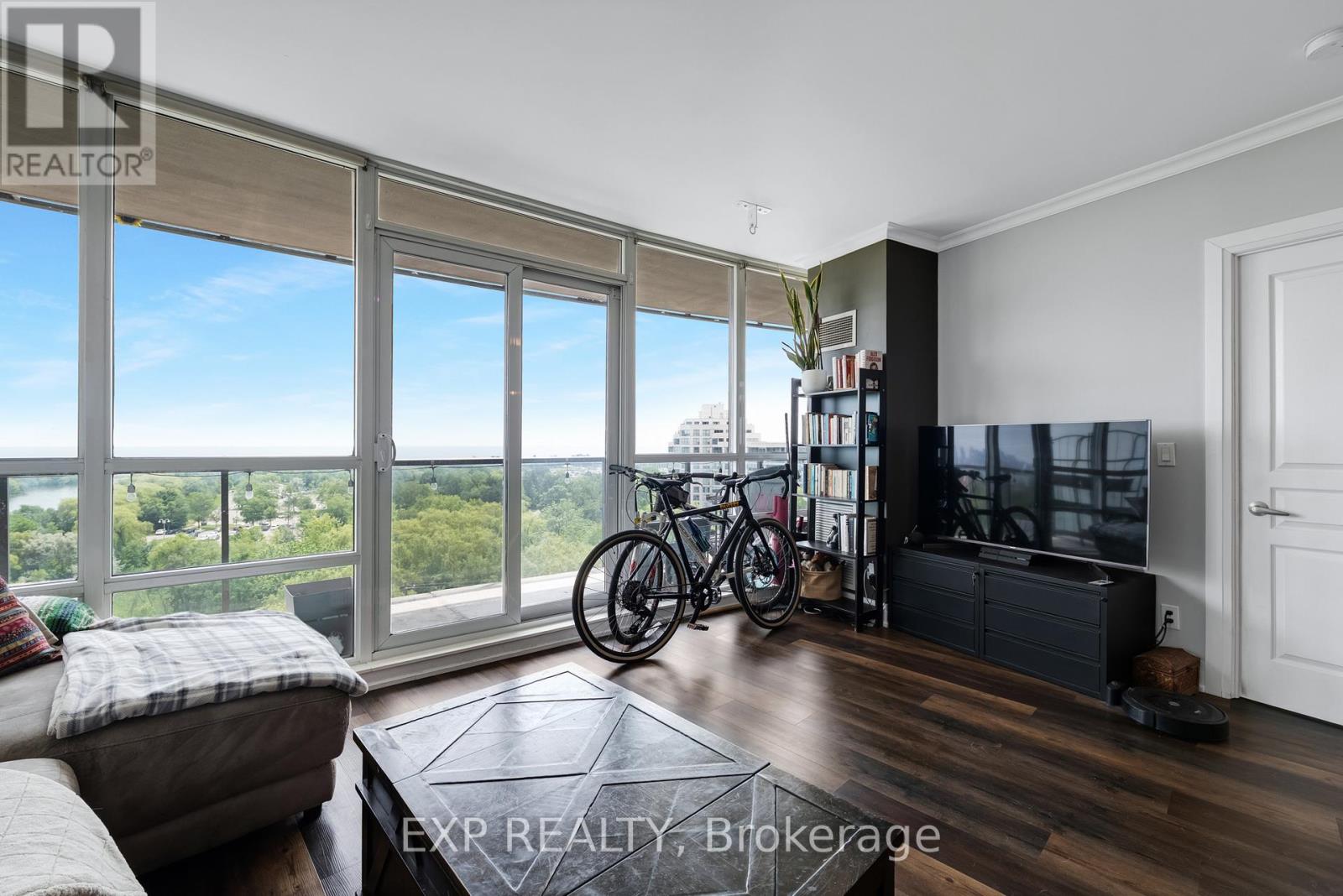 808 - 2230 Lake Shore Boulevard W, Toronto, Ontario  M8V 0B2 - Photo 5 - W13648928