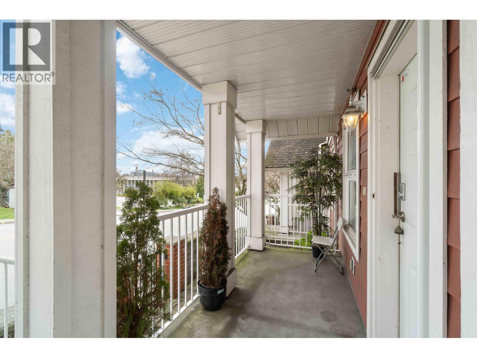 16 188 Sixth Street, New Westminster, British Columbia  V3L 2Z9 - Photo 3 - R3106305