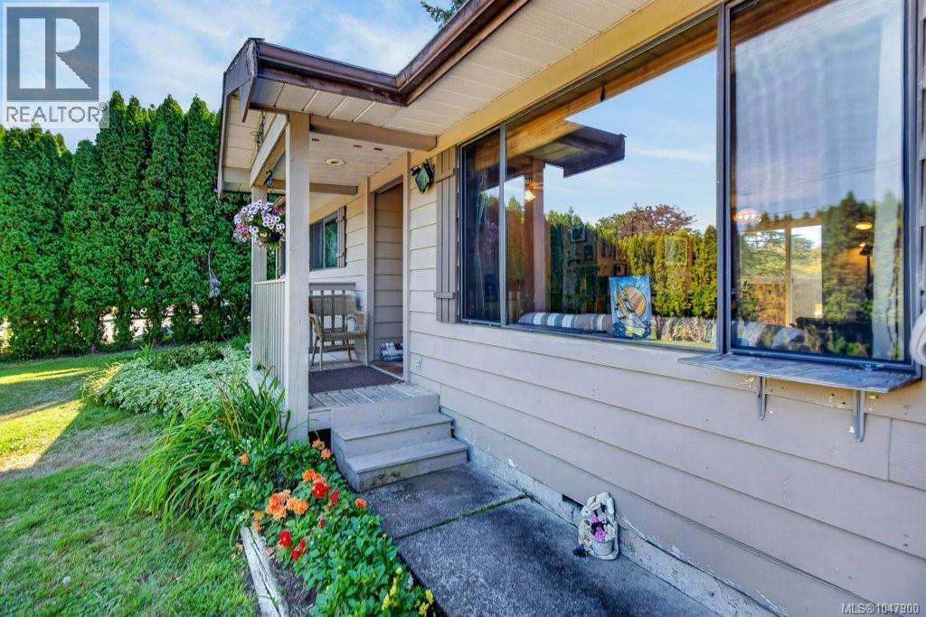 79 Salsbury Rd, Courtenay, British Columbia  V9N 9L7 - Photo 4 - 1047900