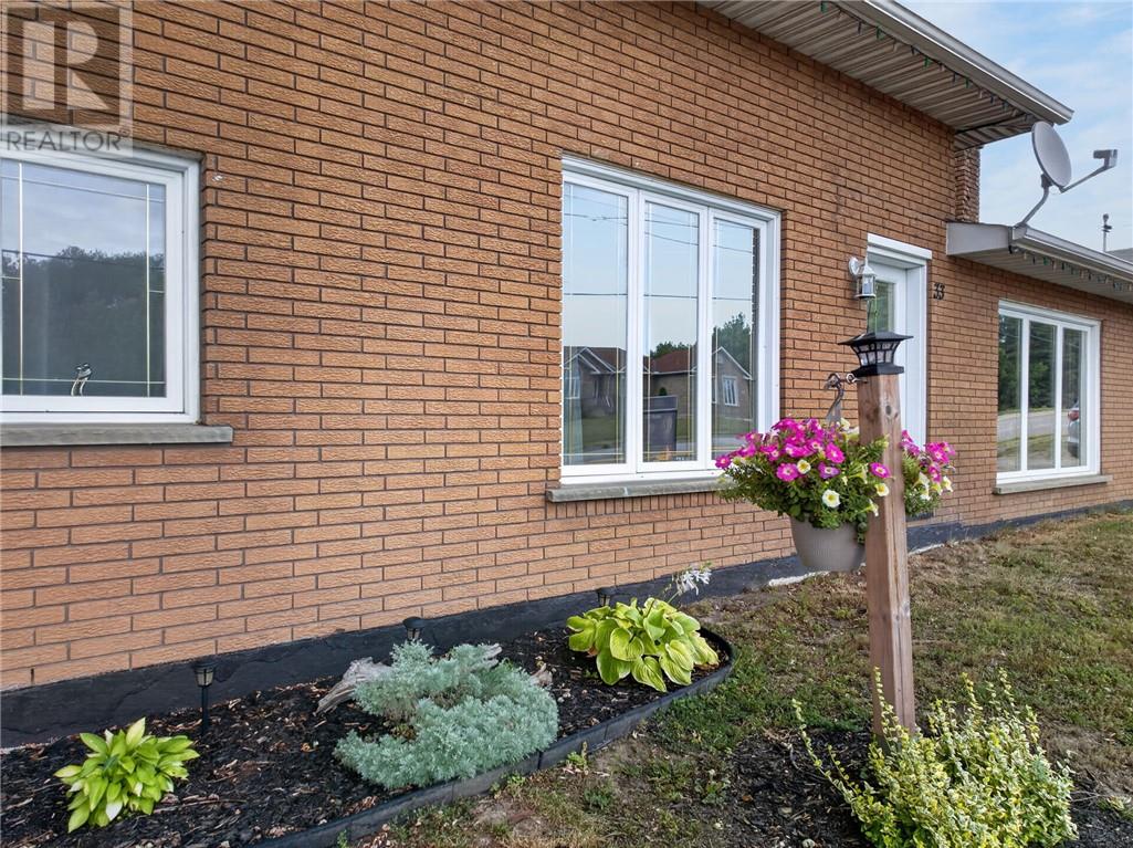 33 Notre Dame Street E, Noelville, Ontario  P0M 2N0 - Photo 5 - 2129971