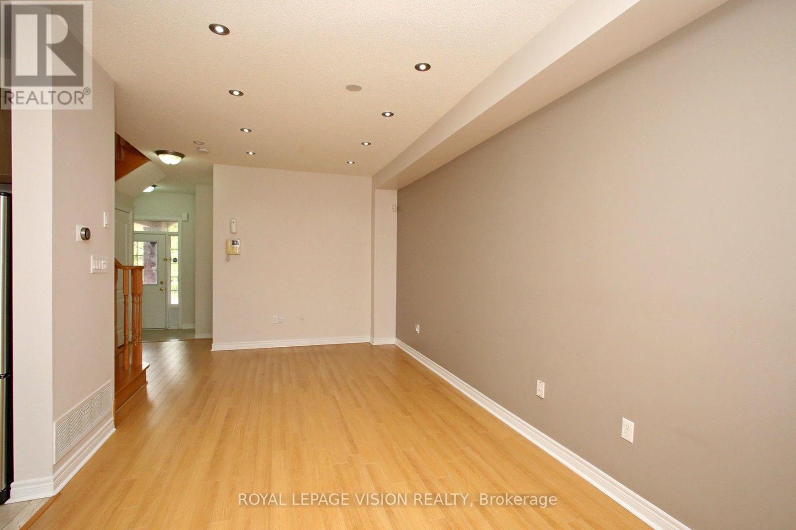 5559 Bonnie Street, Mississauga, Ontario  L5M 0N7 - Photo 3 - W13686444