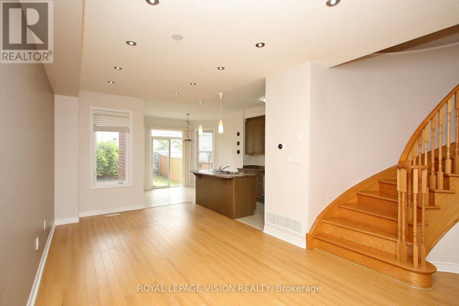5559 Bonnie Street, Mississauga, Ontario  L5M 0N7 - Photo 4 - W13686444