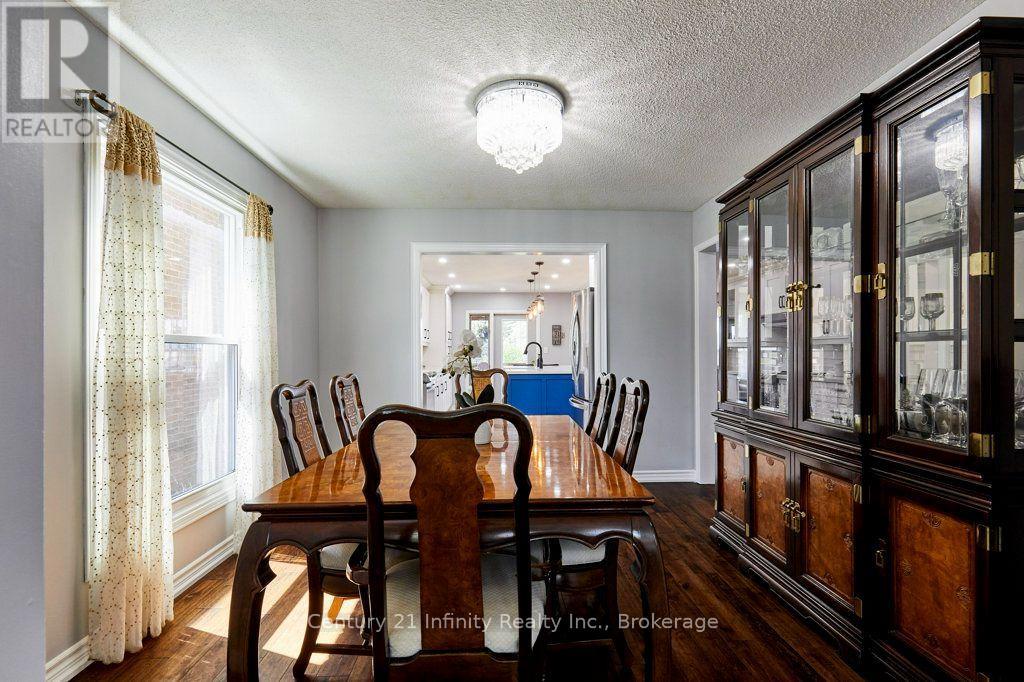 8 Murkar Crescent, Whitby, Ontario  L1N 8Y4 - Photo 6 - E13715522