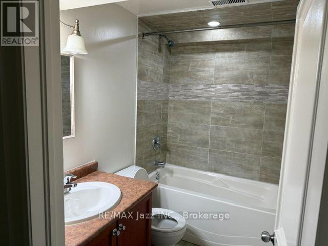105 Scott Street, Whitby, Ontario  L1N 3L2 - Photo 4 - E13715532