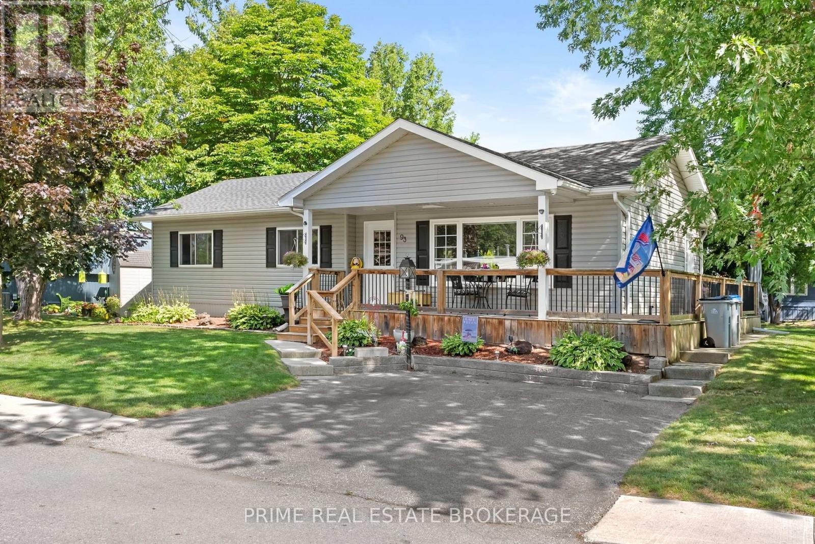 93 Shannon Boulevard, South Huron, Ontario  N0M 1T0 - Photo 1 - X13715502