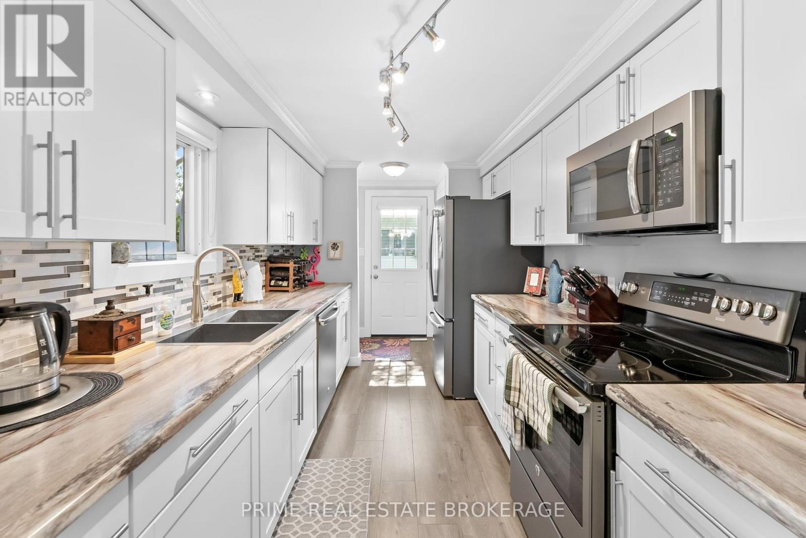 93 Shannon Boulevard, South Huron, Ontario  N0M 1T0 - Photo 11 - X13715502