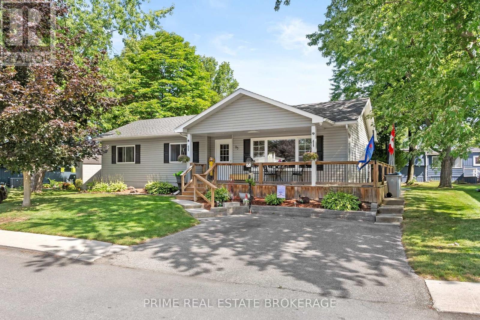 93 Shannon Boulevard, South Huron, Ontario  N0M 1T0 - Photo 2 - X13715502