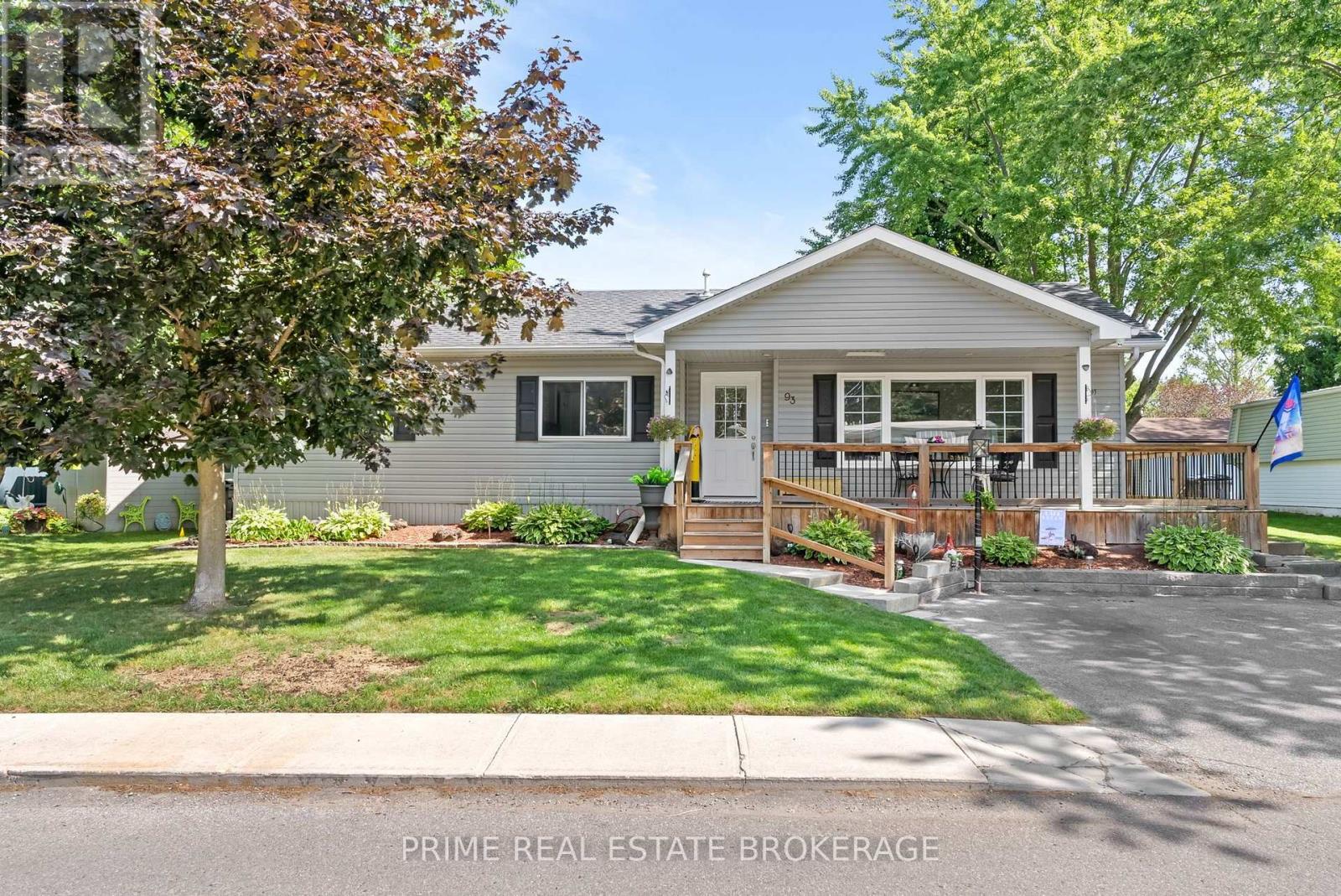 93 Shannon Boulevard, South Huron, Ontario  N0M 1T0 - Photo 3 - X13715502