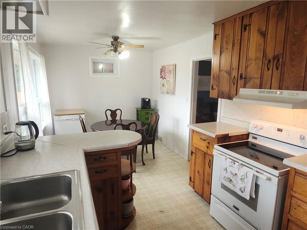 6142 Scott Street, Niagara Falls, Ontario  L2E 3B5 - Photo 8 - 40830521