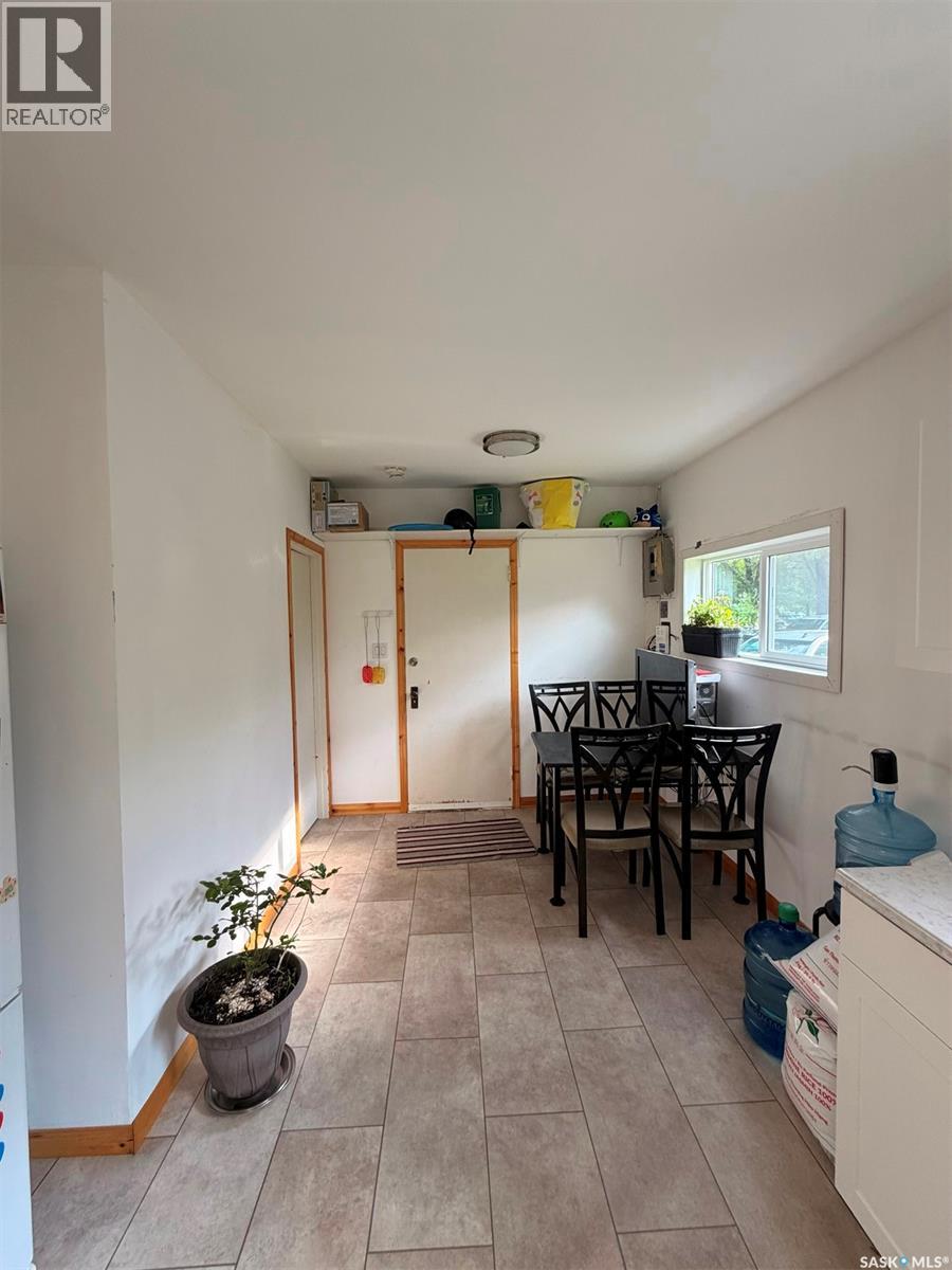 211 3rd Street W, Meadow Lake, Saskatchewan  S9X 1C7 - Photo 4 - SK041097