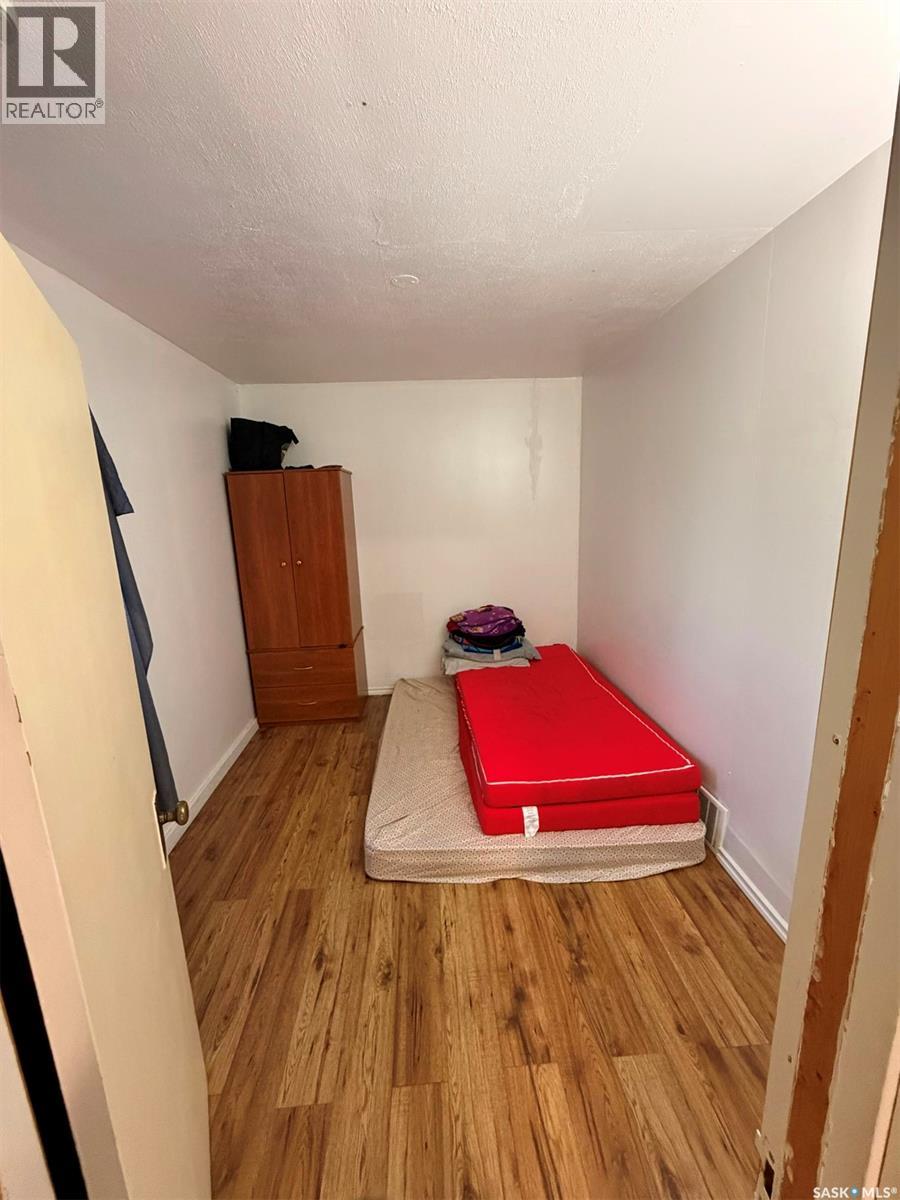 211 3rd Street W, Meadow Lake, Saskatchewan  S9X 1C7 - Photo 6 - SK041097
