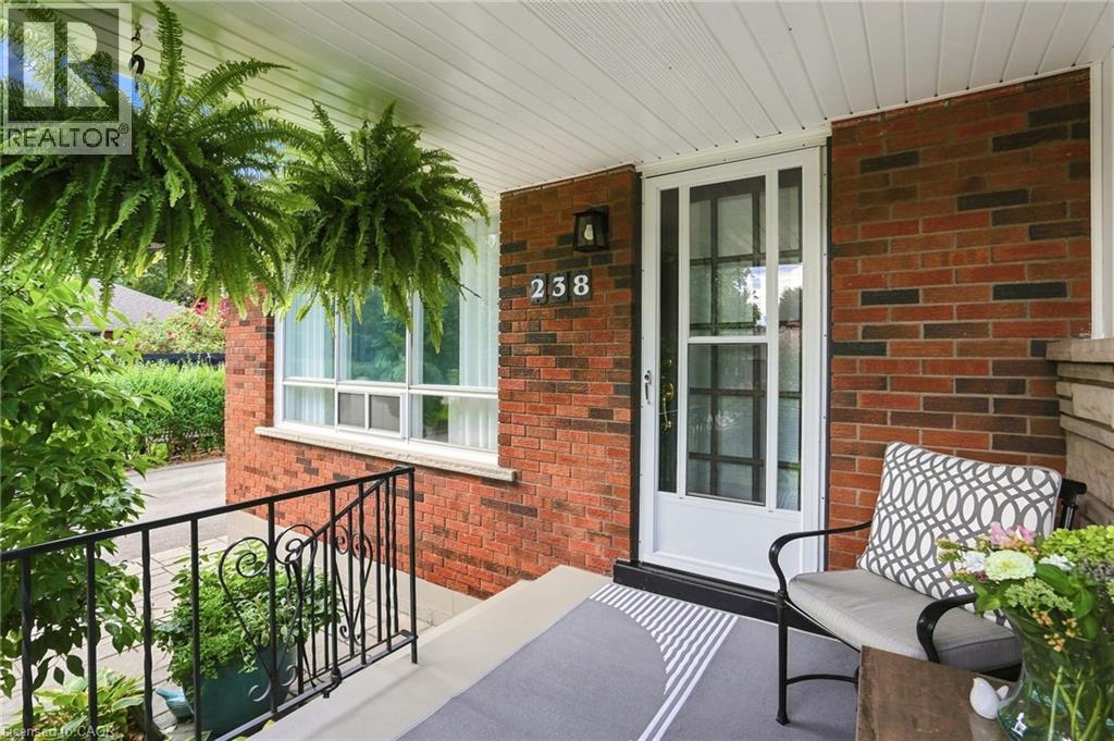 238 Seminole Road, Ancaster, Ontario  L9G 1Y9 - Photo 2 - 40850015