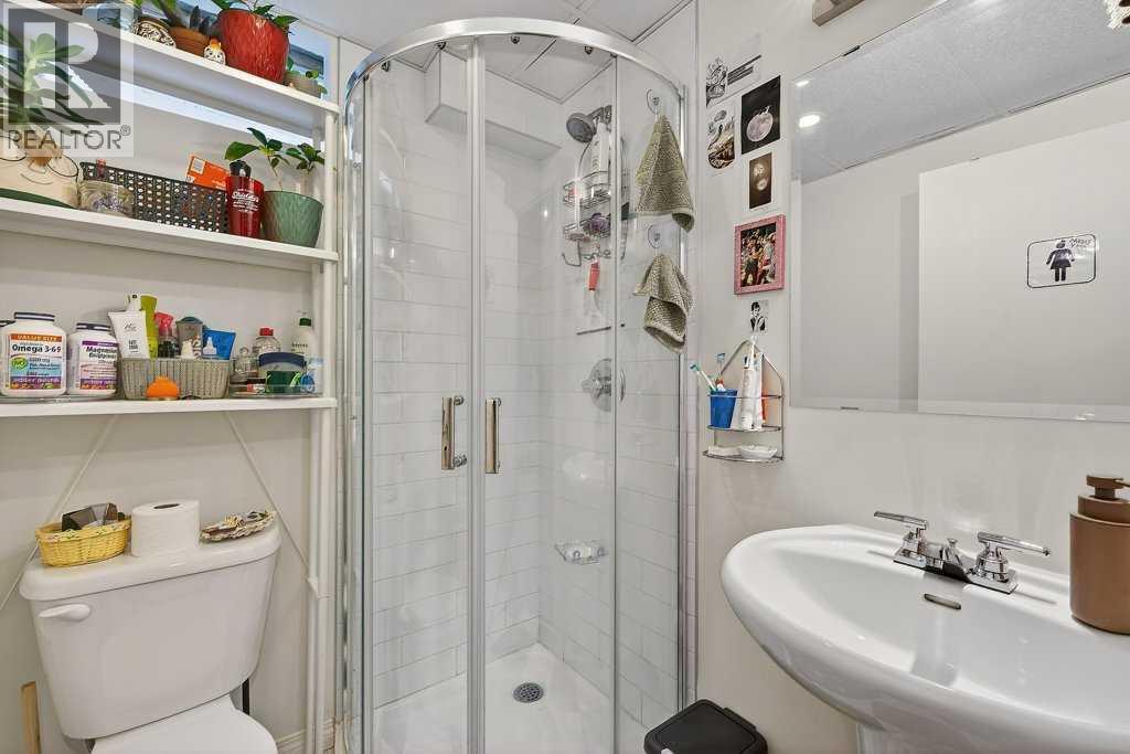 A&b, 319 37 Street SW, Calgary, Alberta  T3C 1R5 - Photo 18 - A2339288