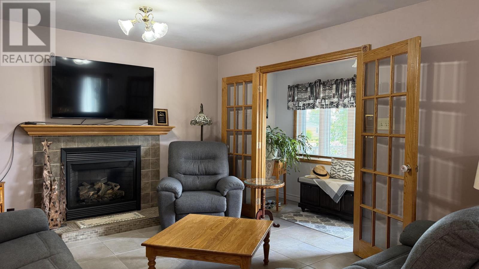 27 Superior Ave, Terrace Bay, Ontario  P0T 2W0 - Photo 4 - TB2602534