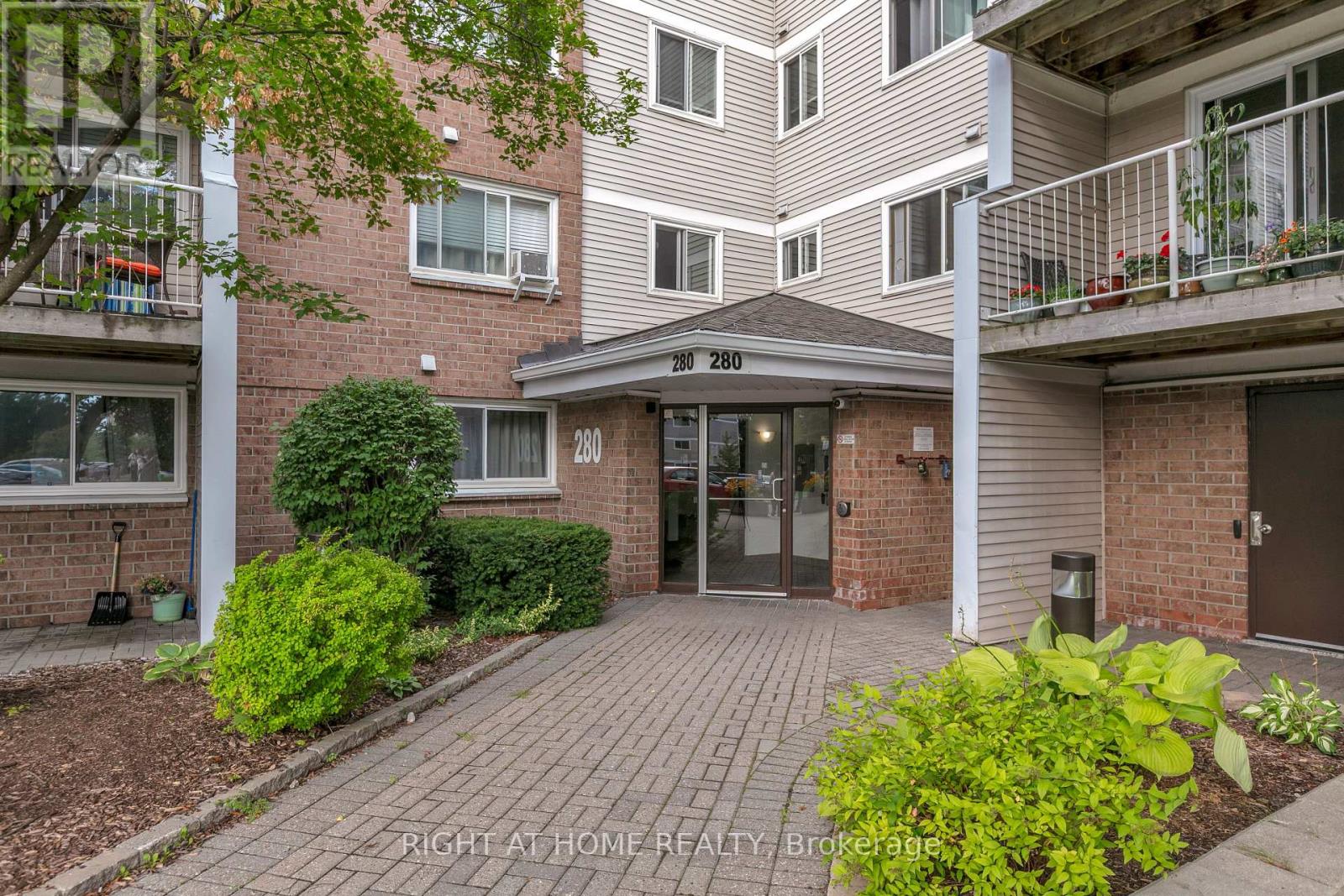 301 - 280 BRITTANY DRIVE, ottawa, Ontario