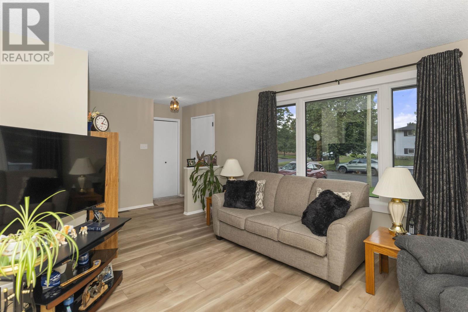 422 Simon Fraser Dr, Thunder Bay, Ontario  P7C 4Z8 - Photo 4 - TB2602535