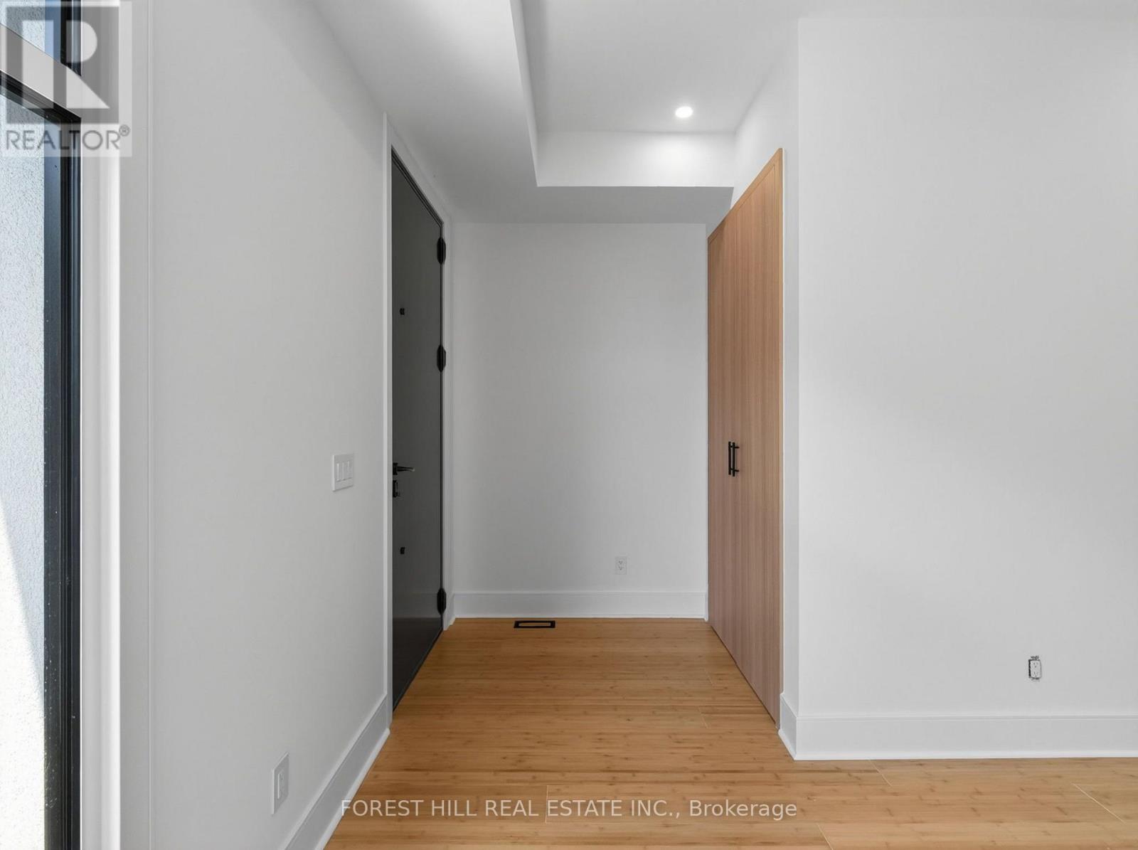 207 Robina Avenue, Toronto, Ontario  M6C 3Y9 - Photo 2 - C13715466