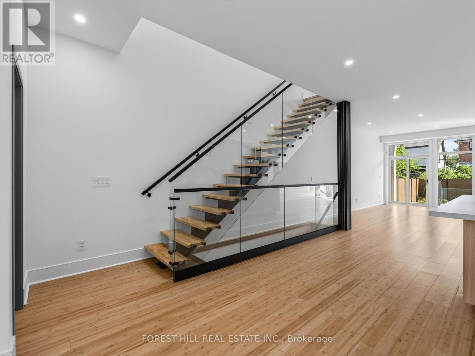 207 Robina Avenue, Toronto, Ontario  M6C 3Y9 - Photo 23 - C13715466