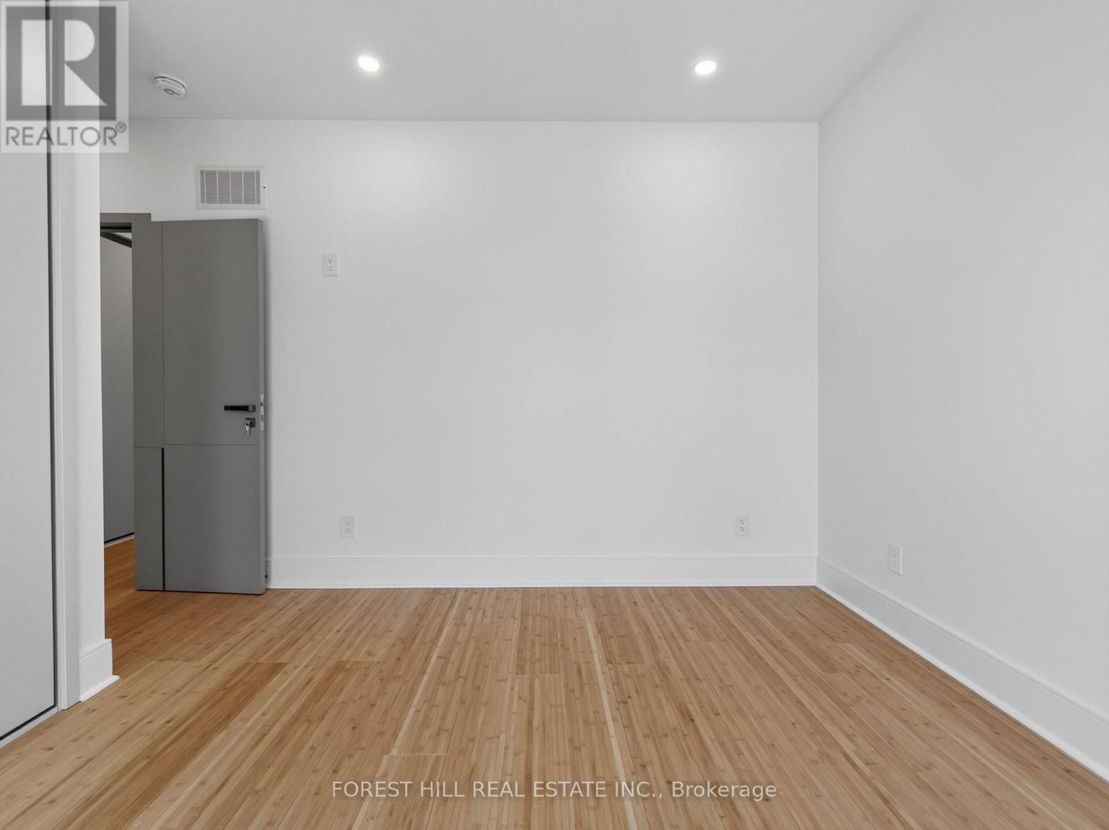 207 Robina Avenue, Toronto, Ontario  M6C 3Y9 - Photo 26 - C13715466