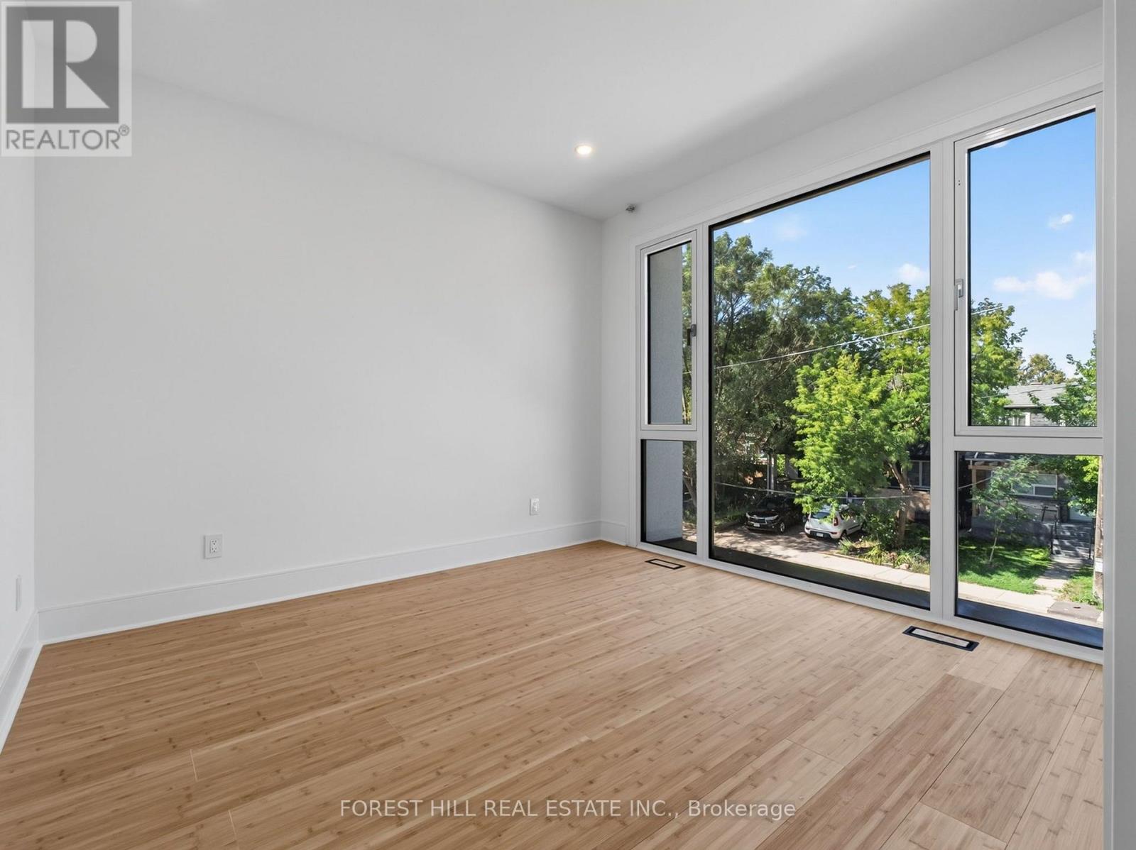 207 Robina Avenue, Toronto, Ontario  M6C 3Y9 - Photo 27 - C13715466