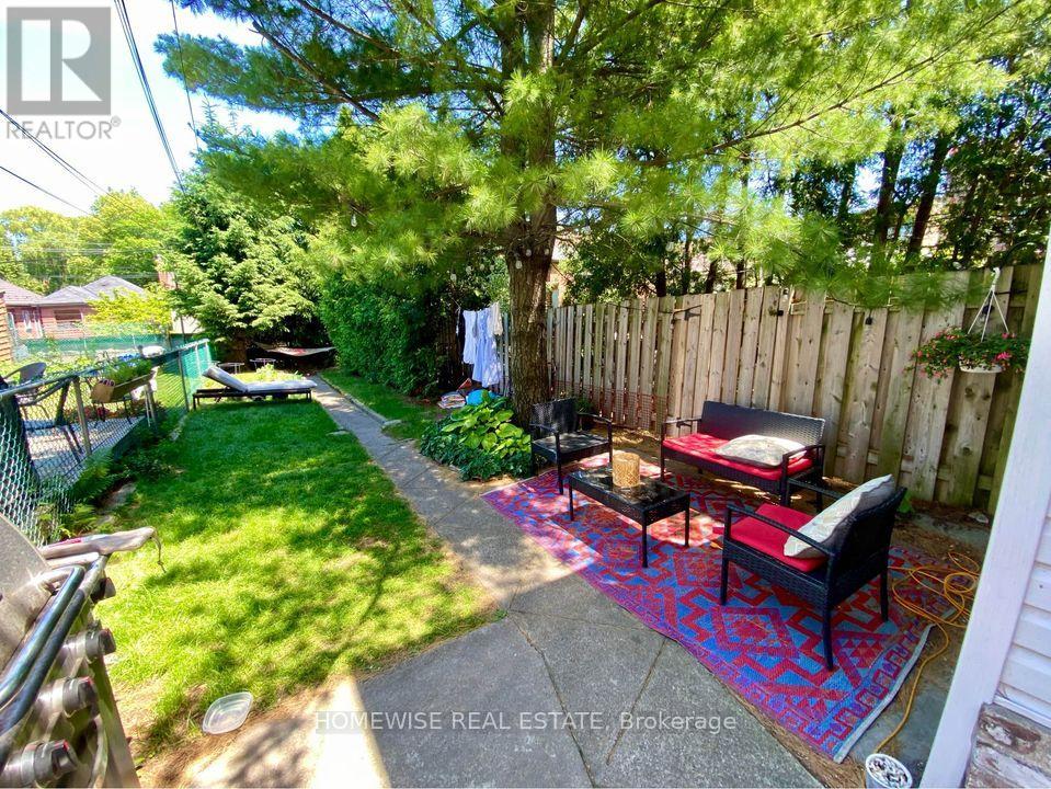 Lower - 261 Ossington Avenue, Toronto, Ontario  M6J 3A1 - Photo 11 - C13715526