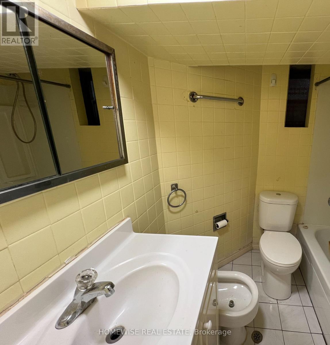 Lower - 261 Ossington Avenue, Toronto, Ontario  M6J 3A1 - Photo 9 - C13715526