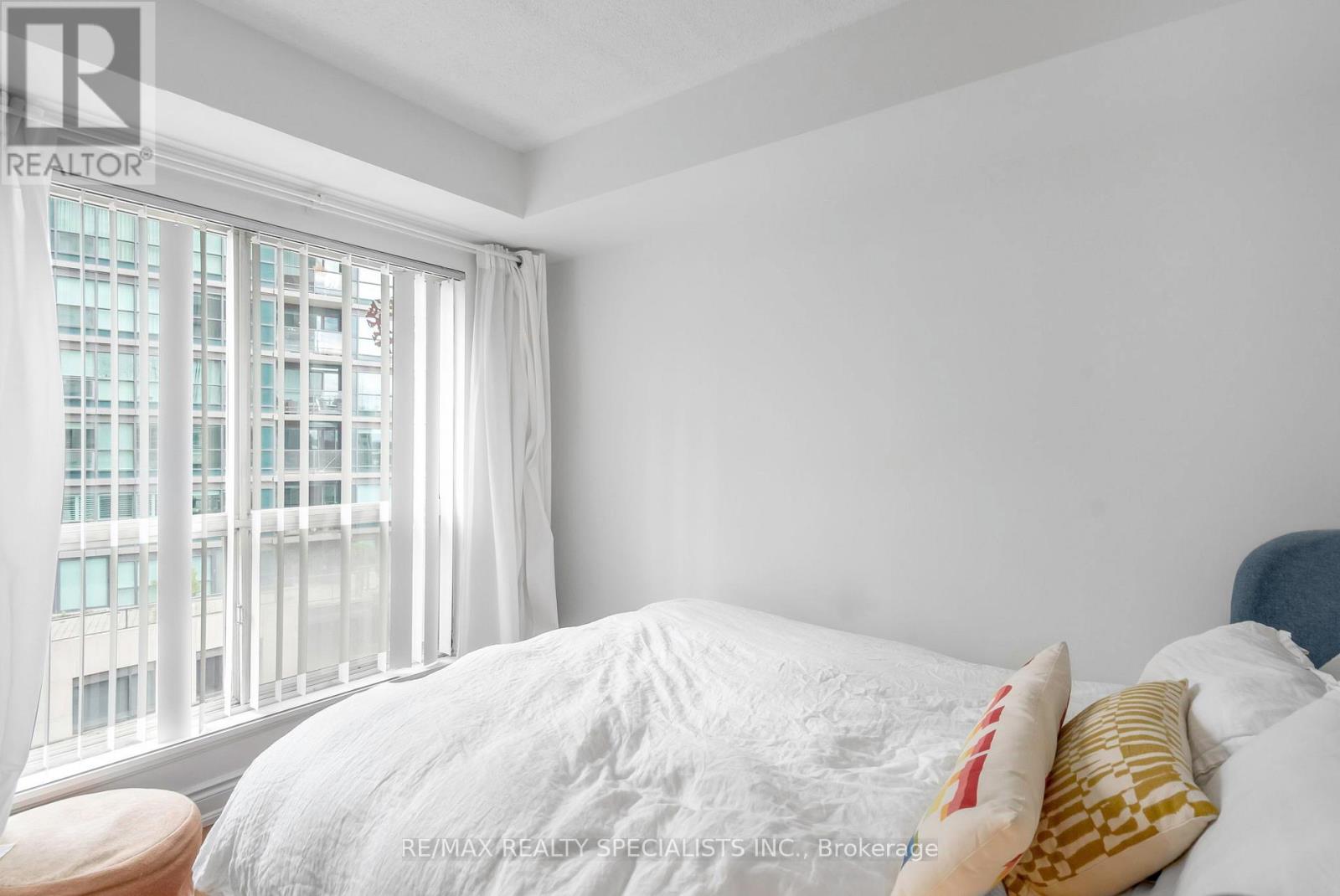 813 - 25 The Esplanade, Toronto, Ontario  M5E 1W5 - Photo 13 - C13715654