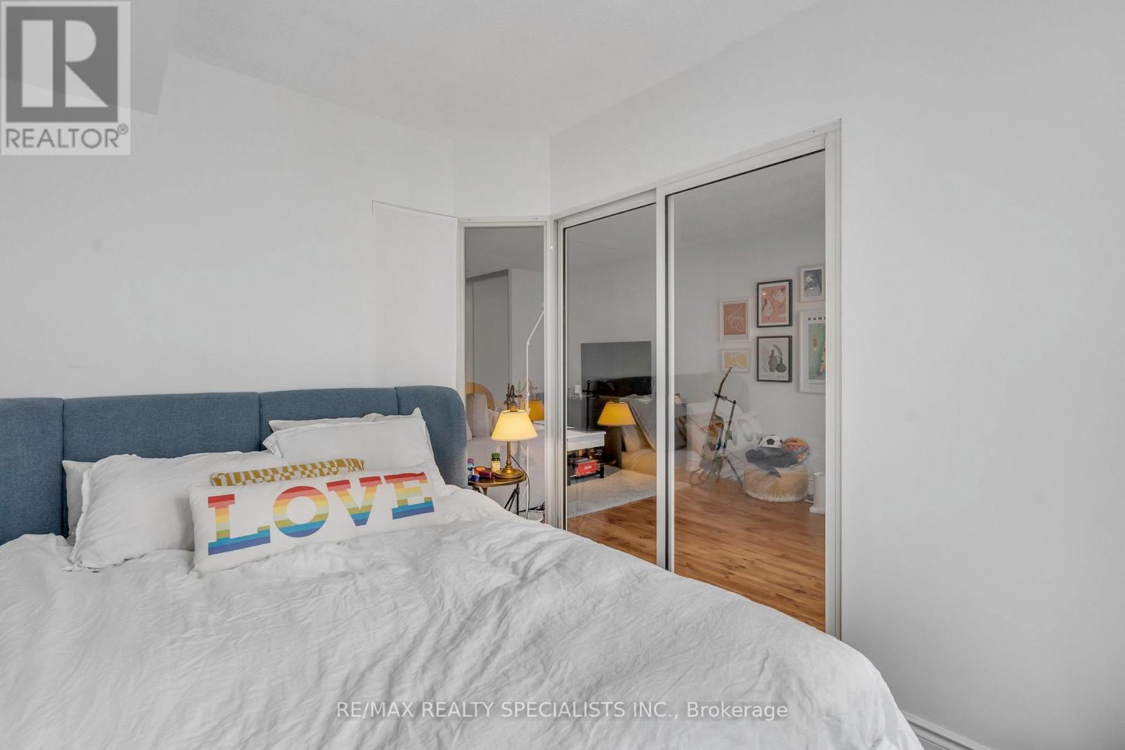 813 - 25 The Esplanade, Toronto, Ontario  M5E 1W5 - Photo 14 - C13715654