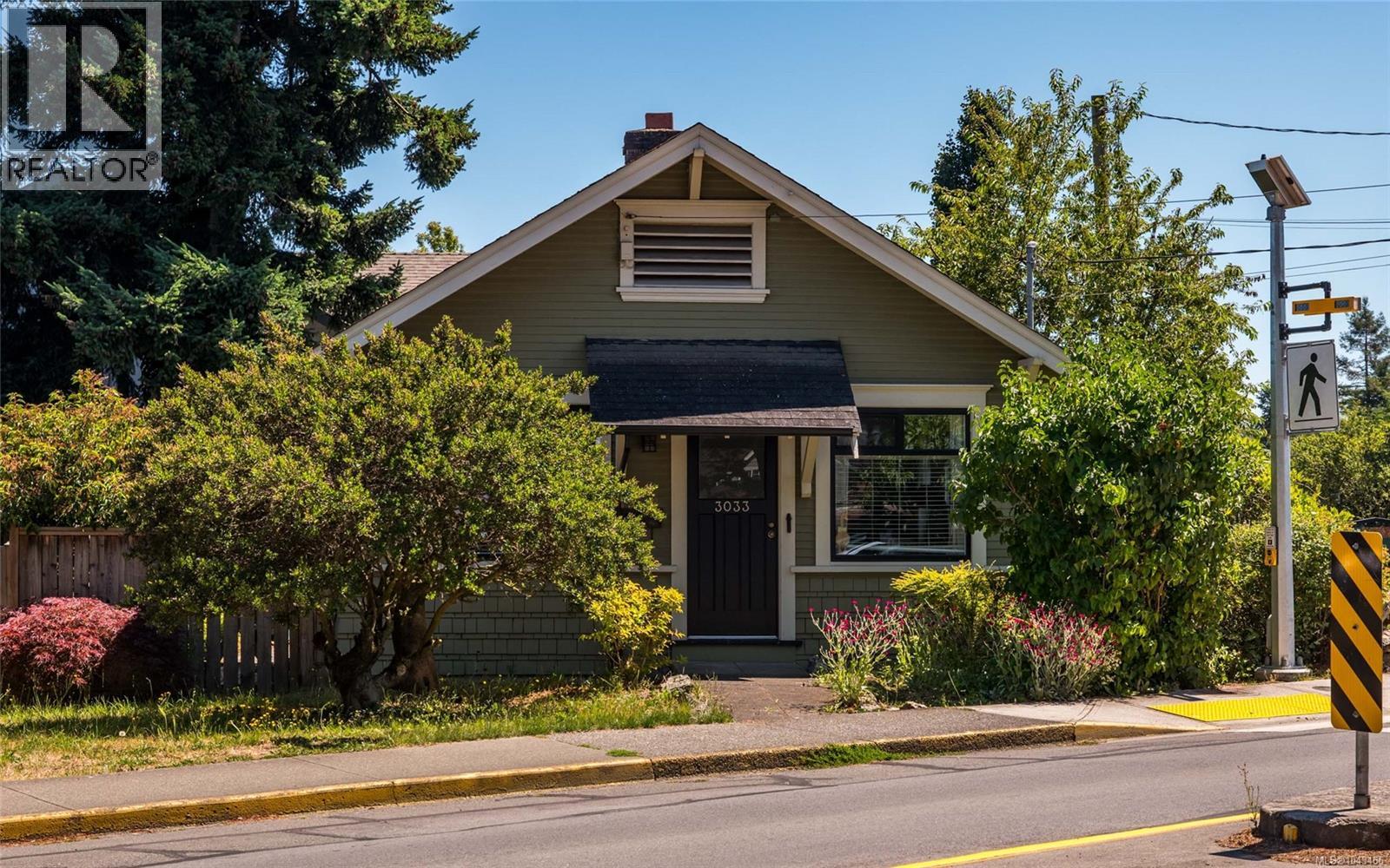3033 Cedar Hill Rd, Victoria, British Columbia