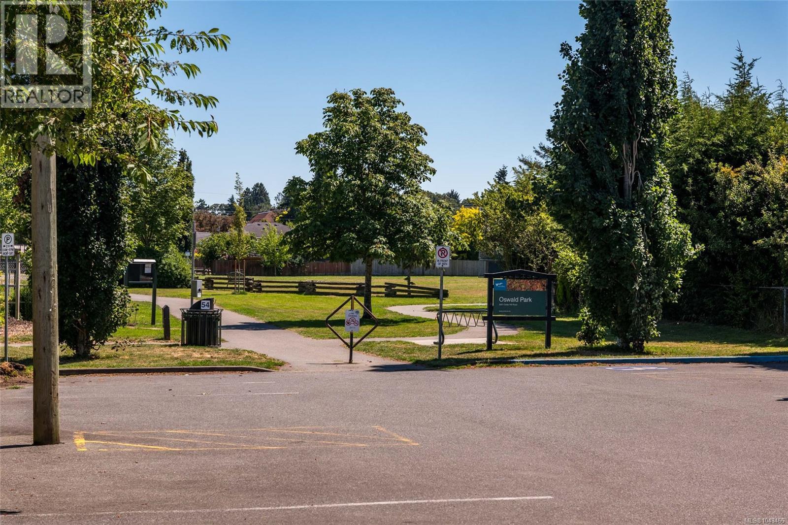 3033 Cedar Hill Rd, Victoria, British Columbia  V8T 3J2 - Photo 17 - 1043466