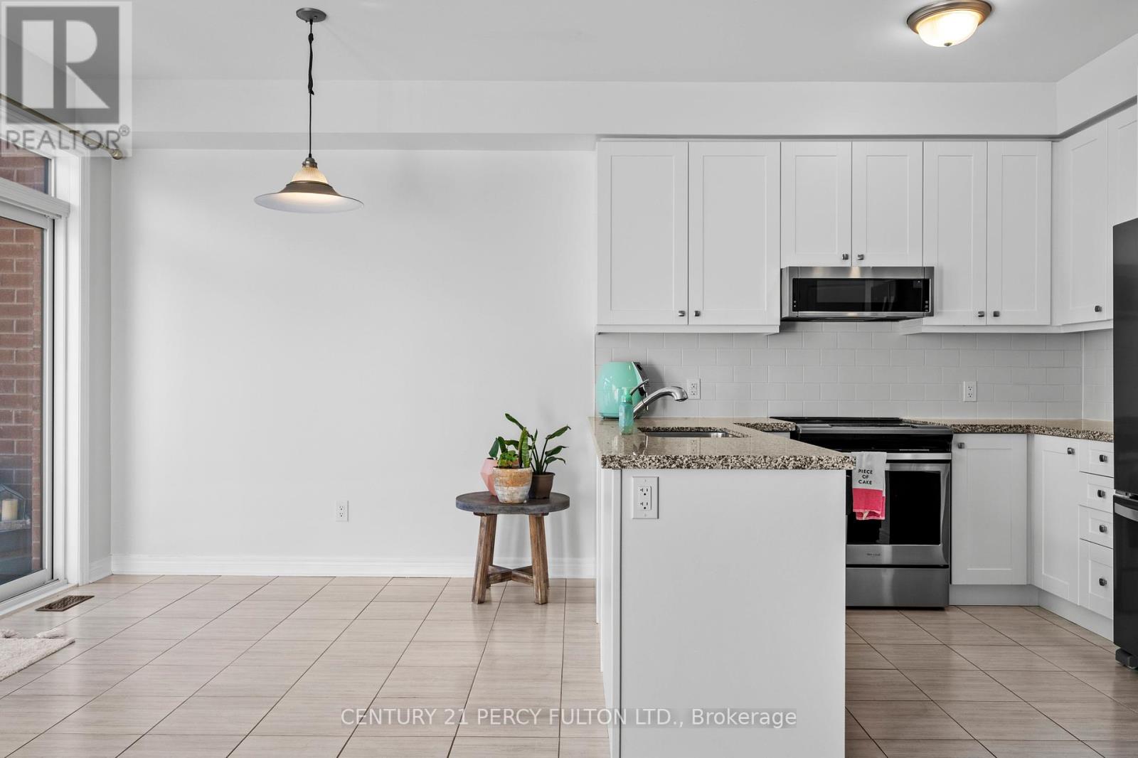 2635 Cerise Manor, Pickering, Ontario  L1X 0G8 - Photo 5 - E13715624