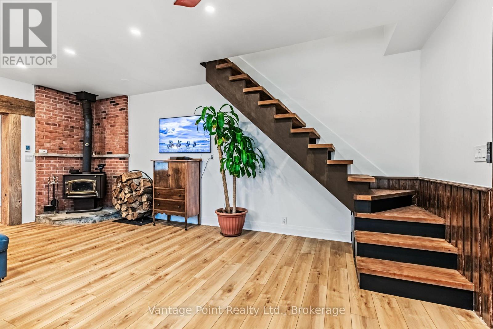 794097 124 Grey Road, Clearview (Singhampton), Ontario  N0C 1M0 - Photo 8 - S13715586