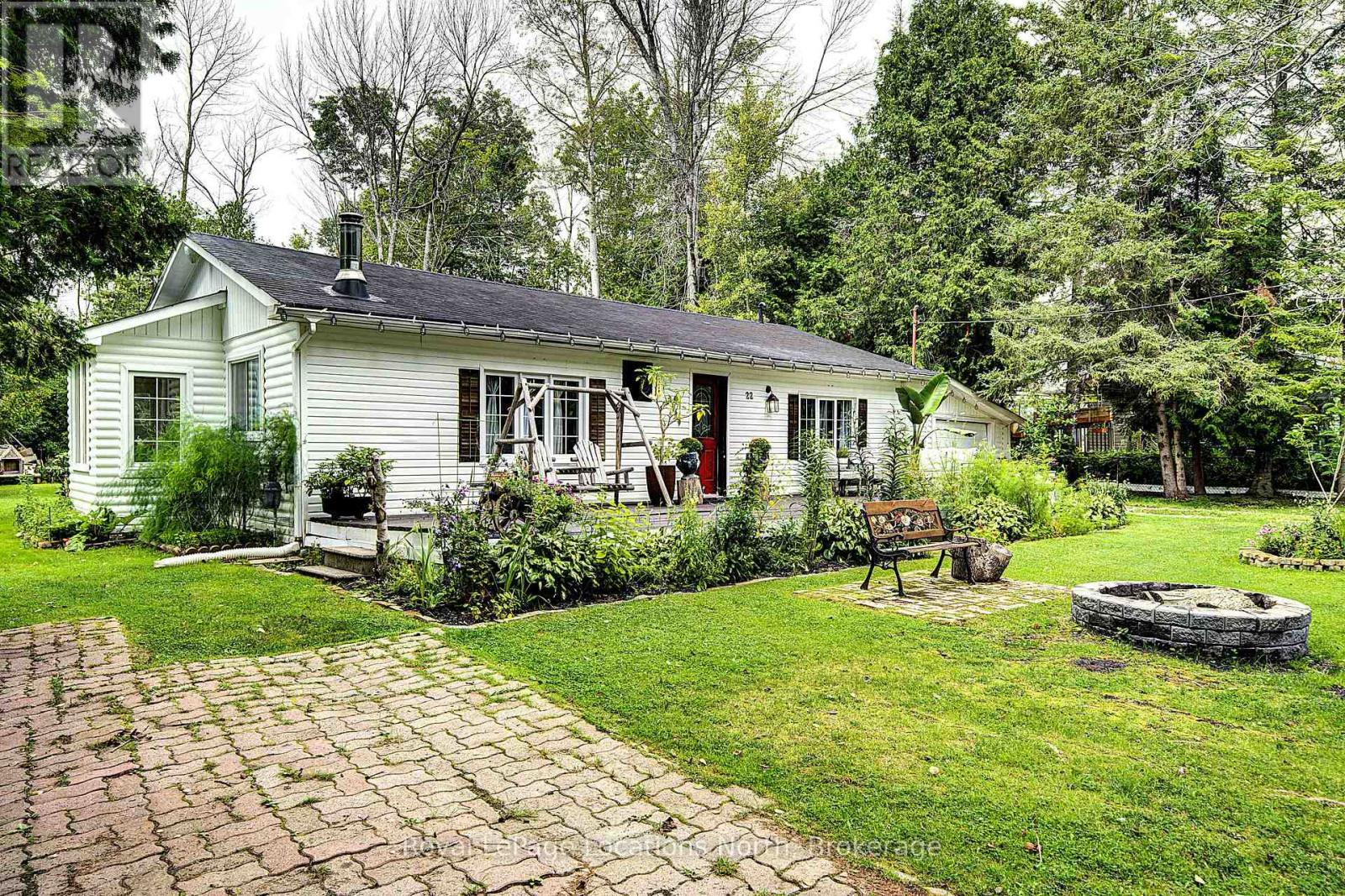 22 Balsam Street, Tiny, Ontario  L0L 1P1 - Photo 2 - S13715652