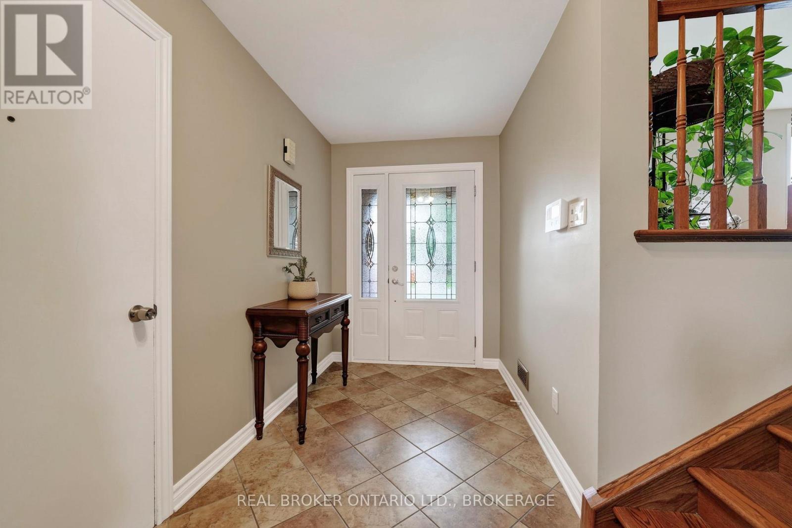 1321 Stormont Drive, Cornwall, Ontario K6H 6Y3 - Photo 3 - X13715568