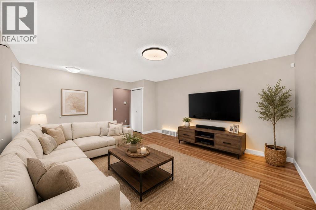 6607 Malvern Road Ne, Calgary, Alberta  T2A 5C3 - Photo 3 - A2340348