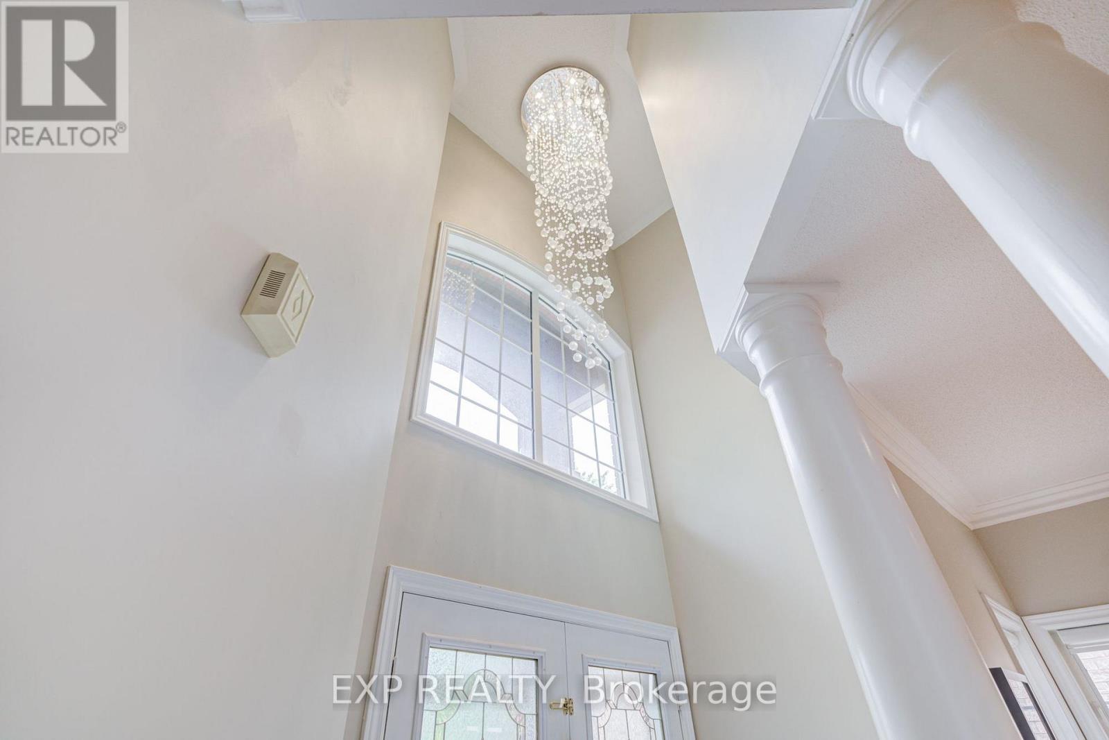 71 Futura Avenue — photo 3