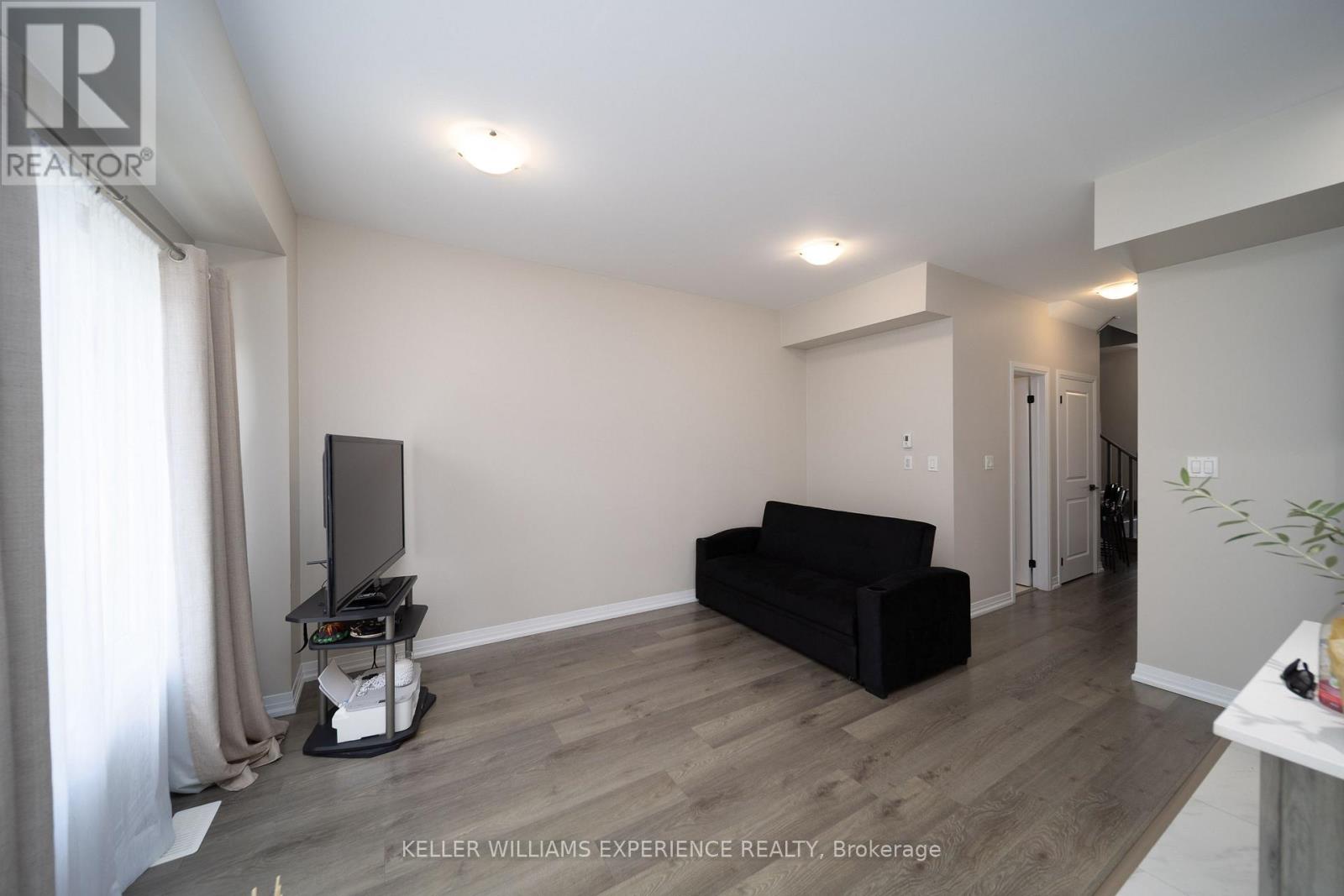 147 Turnberry Lane, Barrie (Painswick South), Ontario  L9J 0M4 - Photo 3 - S13715634