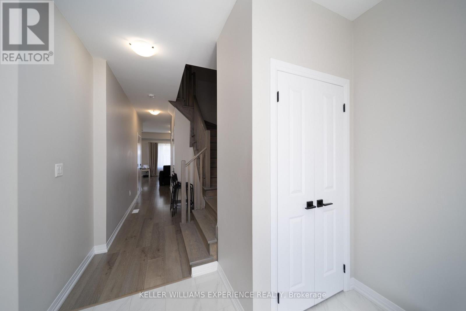 147 Turnberry Lane, Barrie (Painswick South), Ontario  L9J 0M4 - Photo 7 - S13715634