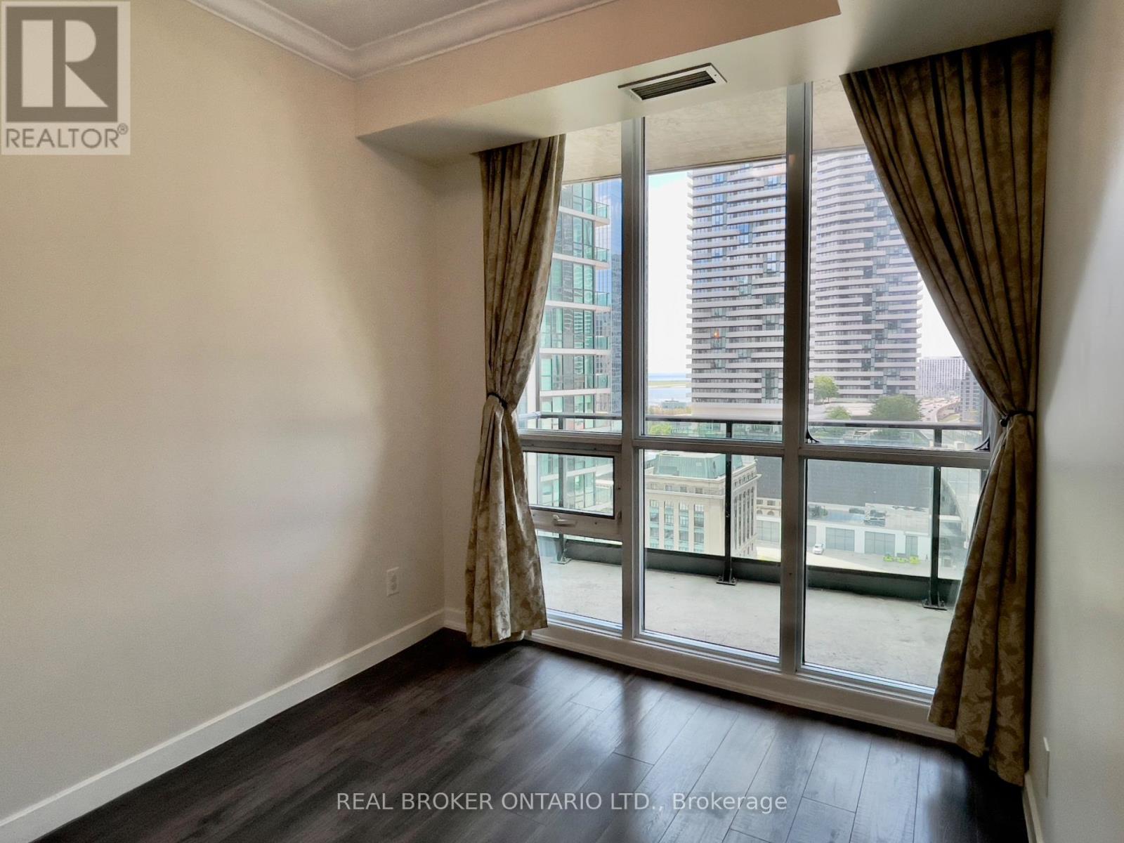 1601 - 18 Harbour Street, Toronto, Ontario M5J 2Z6 - Photo 14 - C13714974