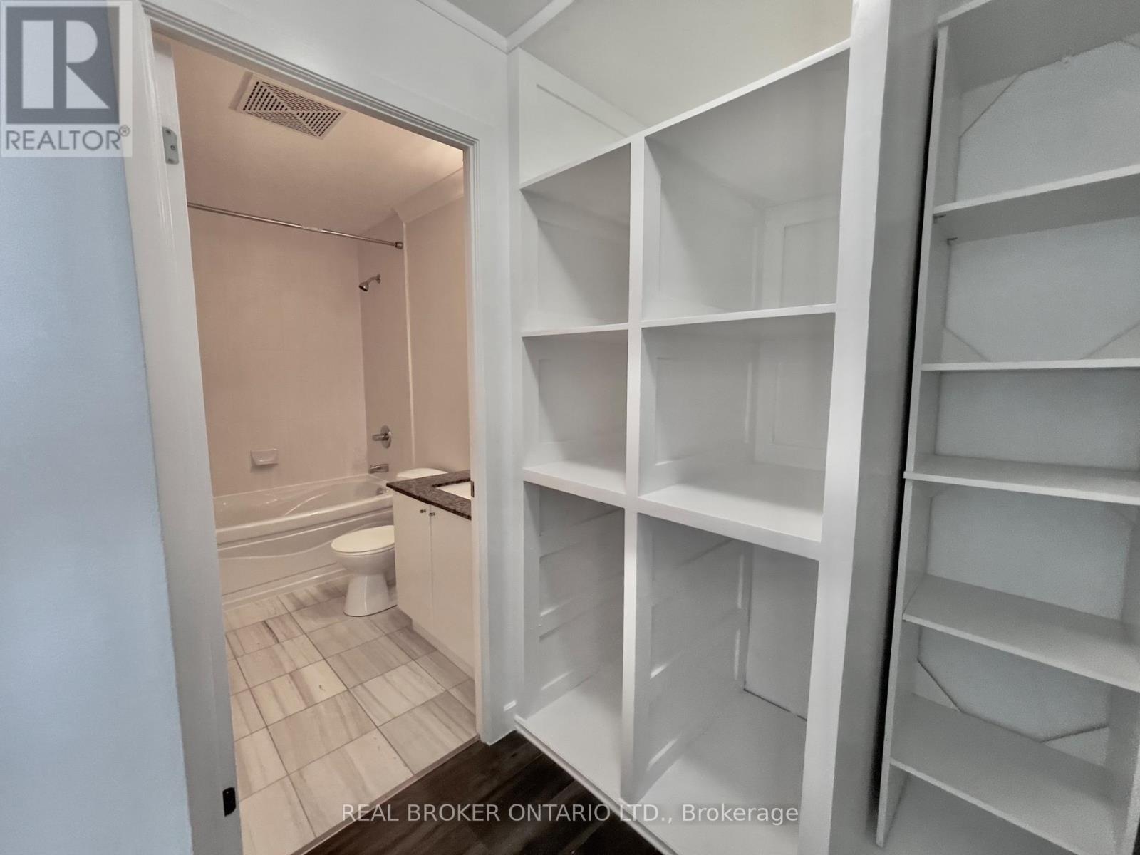 1601 - 18 Harbour Street, Toronto, Ontario M5J 2Z6 - Photo 18 - C13714974
