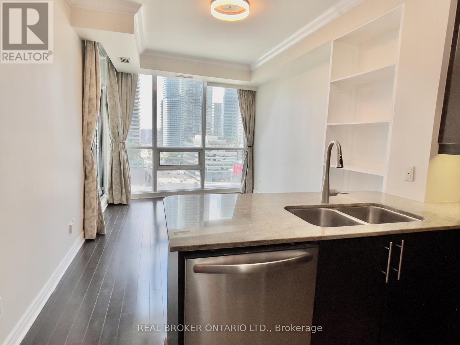1601 - 18 Harbour Street, Toronto, Ontario M5J 2Z6 - Photo 5 - C13714974
