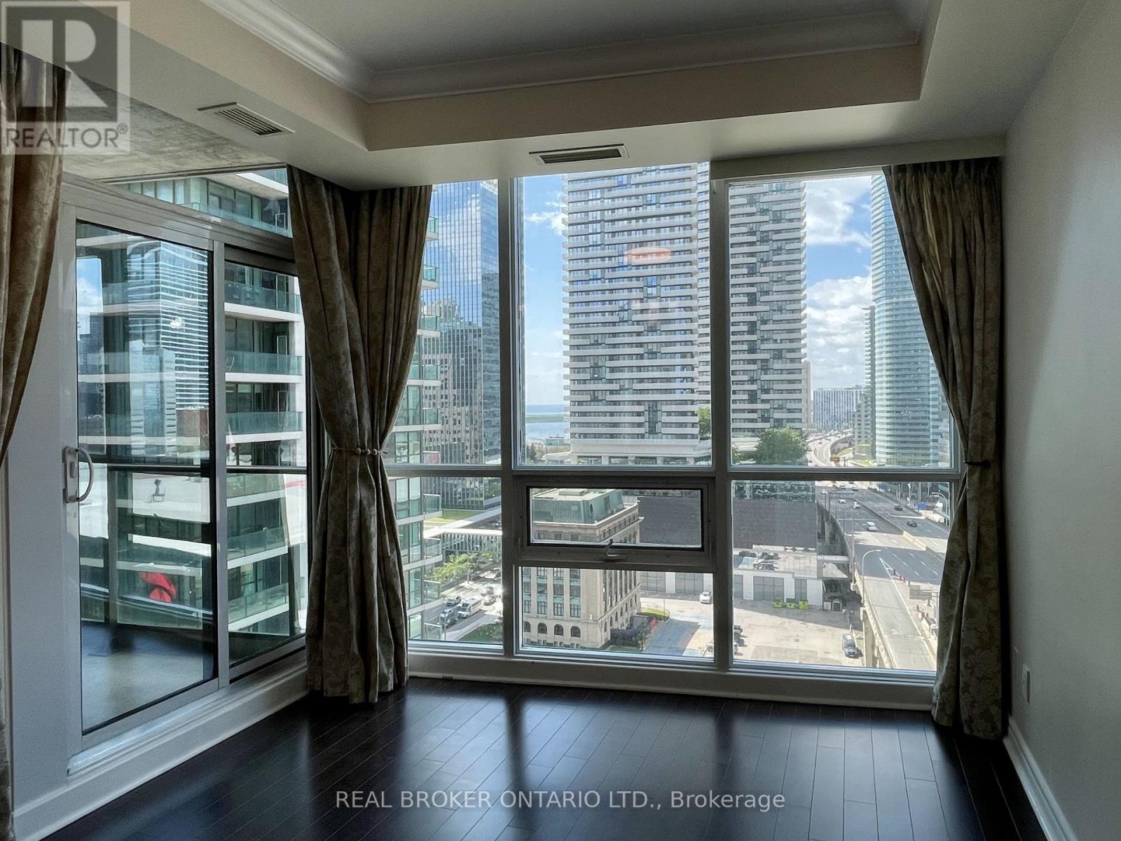 1601 - 18 Harbour Street, Toronto, Ontario M5J 2Z6 - Photo 7 - C13714974