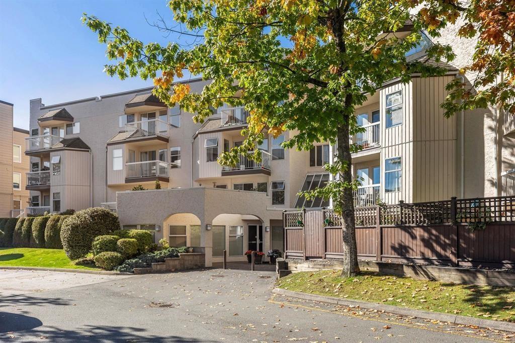 210 1860 E SOUTHMERE CRESCENT, Surrey, British Columbia