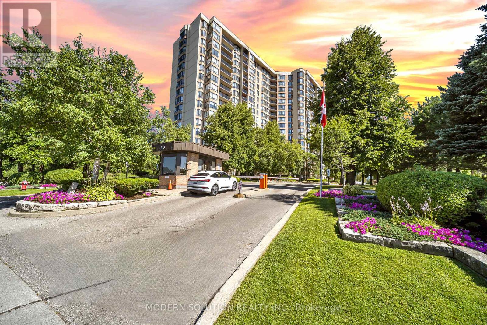 501 - 20 Cherrytree Drive, Brampton, Ontario  L6Y 3V1 - Photo 4 - W13715464