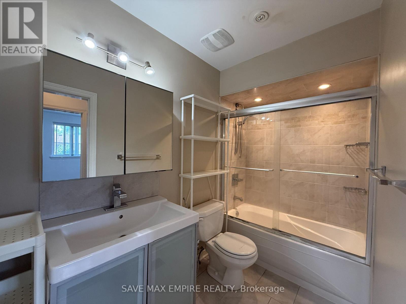 1560 Sandgate Crescent, Mississauga, Ontario  L5J 2E5 - Photo 11 - W13715642