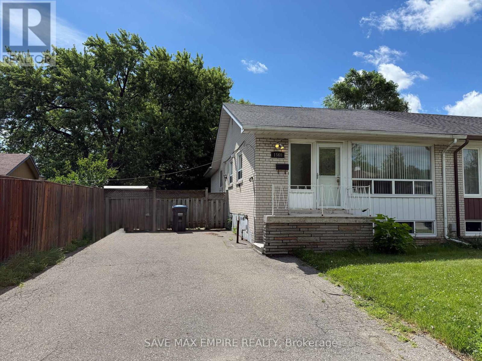 1560 Sandgate Crescent, Mississauga, Ontario  L5J 2E5 - Photo 2 - W13715642
