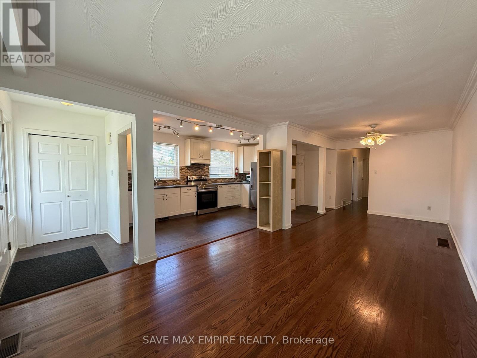 1560 Sandgate Crescent, Mississauga, Ontario  L5J 2E5 - Photo 6 - W13715642