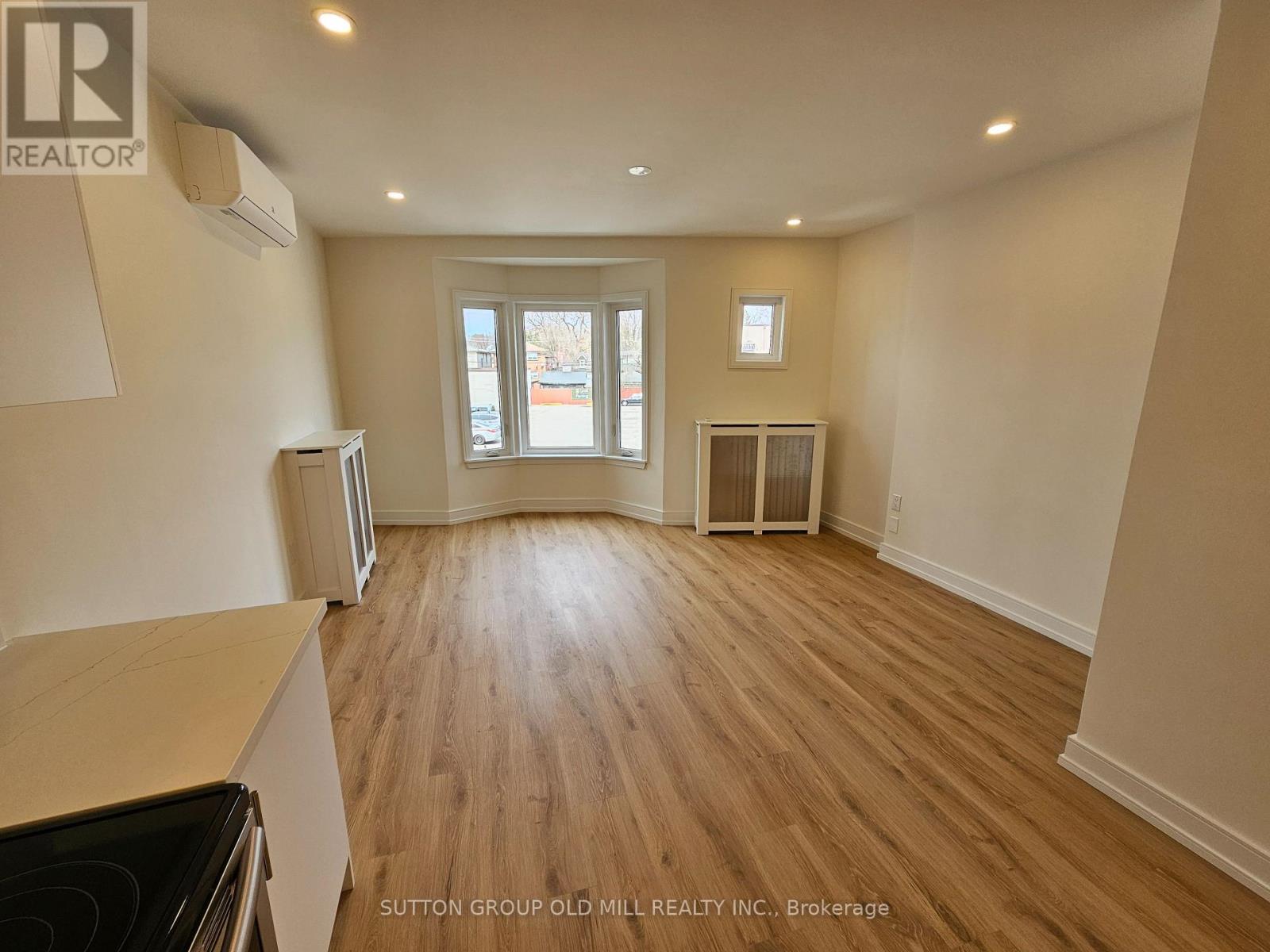 2nd Floor - 3293 Dundas Street W, Toronto, Ontario  M6P 2A5 - Photo 2 - W13715692