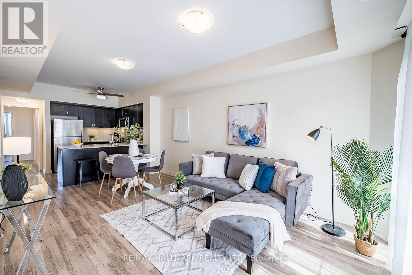 232 - 7 Bellcastle Gate, Whitchurch-Stouffville, Ontario  L4A 0W5 - Photo 1 - N12864894