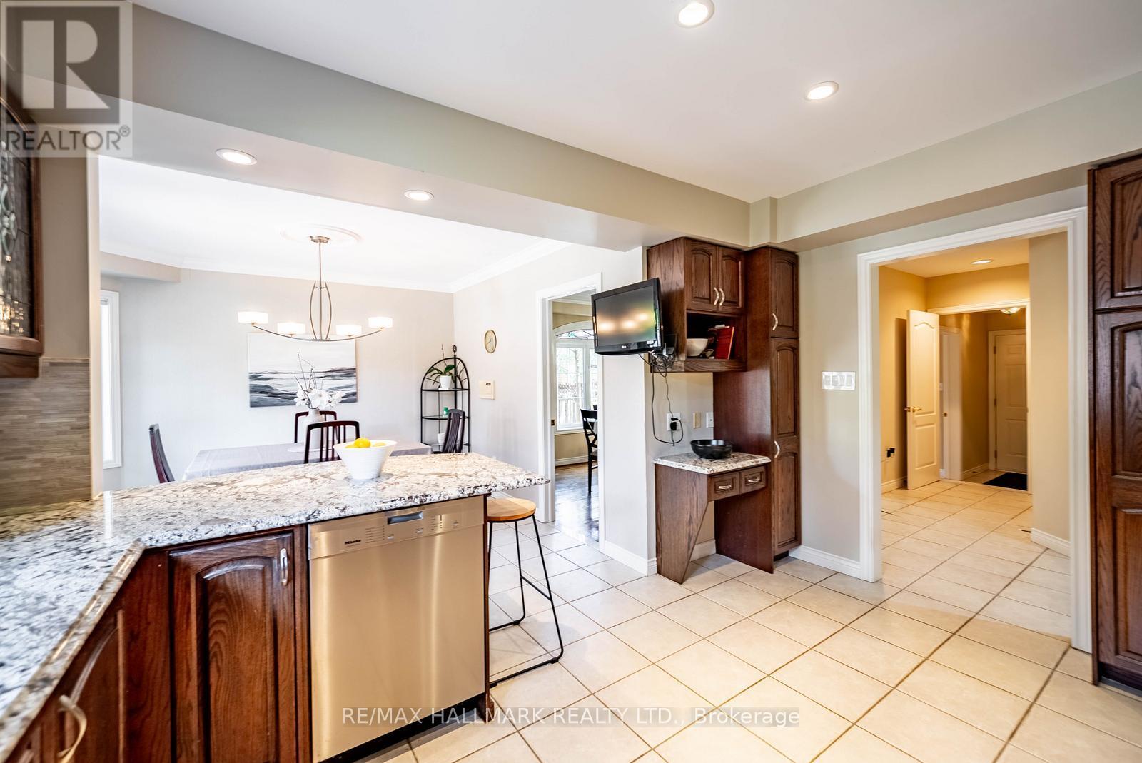 160 Park Drive, Whitchurch-Stouffville, Ontario  L4A 1J6 - Photo 17 - N13235896